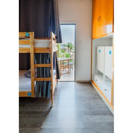 House Of Nissus Hostel *