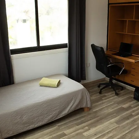 House Of Nissus Hostel *